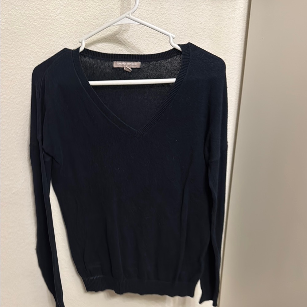 Banana Republic Women's V-Neck Sweater - Dark Blue